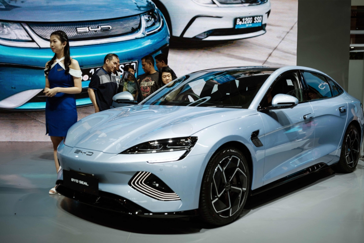 Chinese New Energy Carmakers Should Look to Overseas Markets Amid Price War, Analyst Says